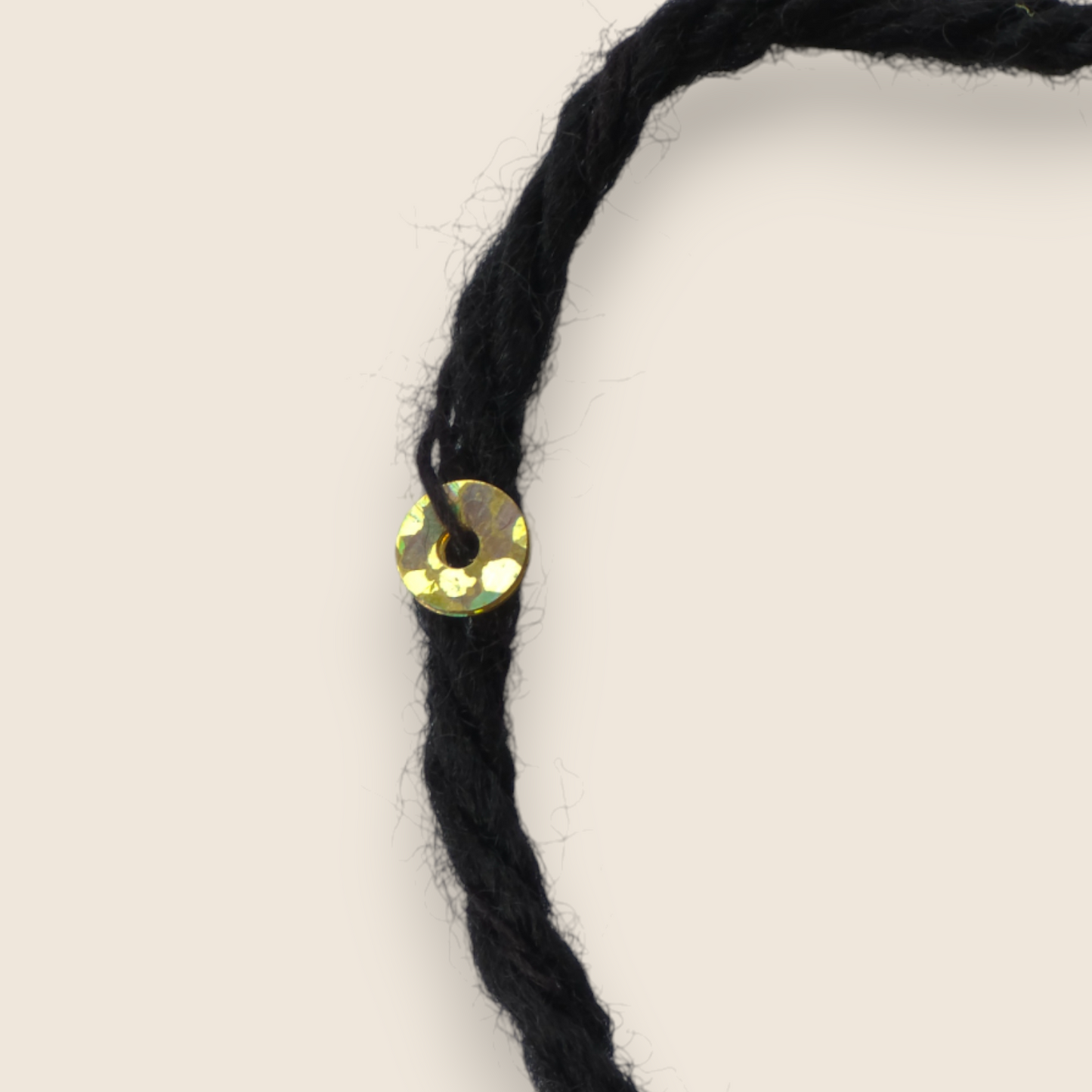 Gala Payet – 94% Acrylic, 6% Sequins Yarn (50g / 125m)