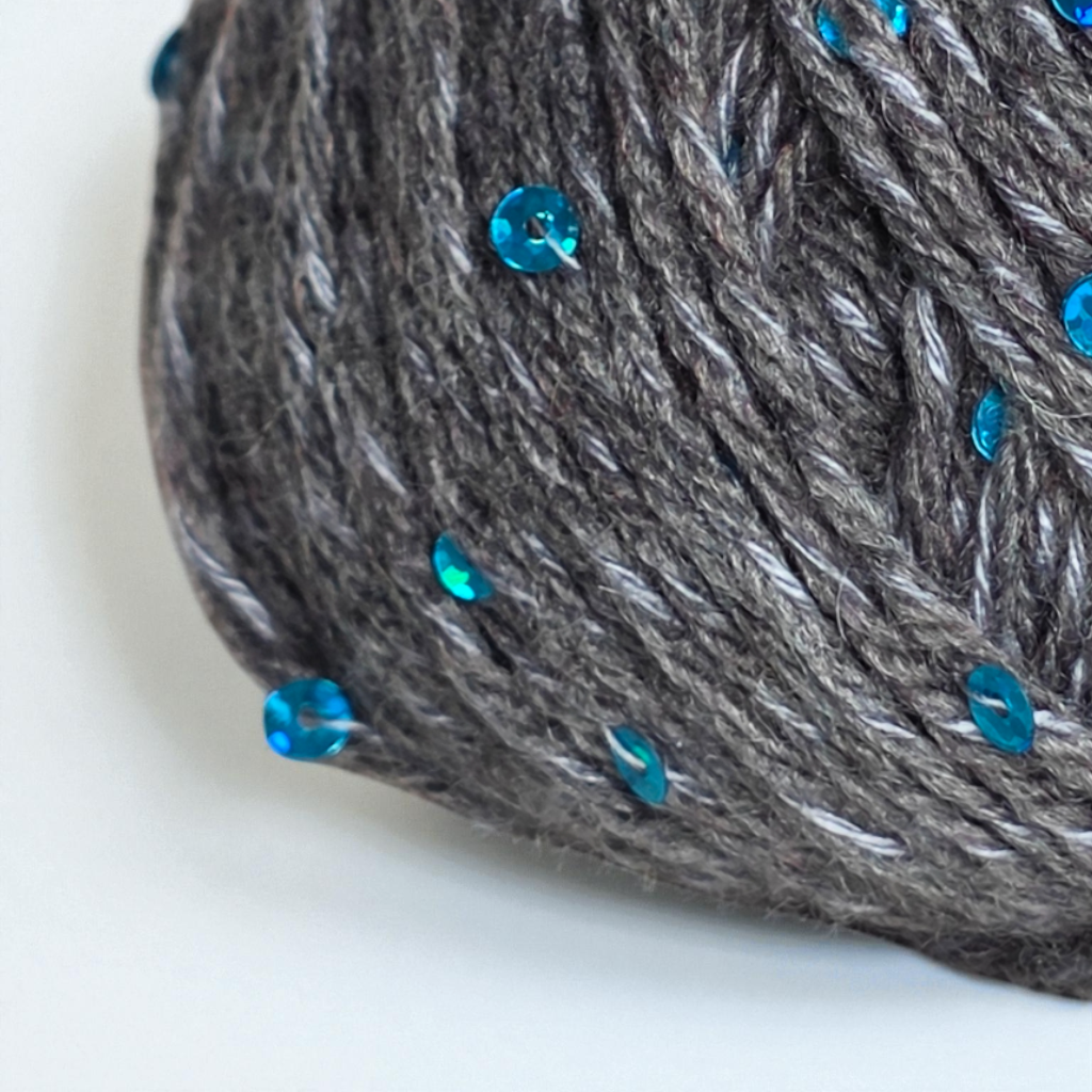 Gala Payet – 94% Acrylic, 6% Sequins Yarn (50g / 125m)