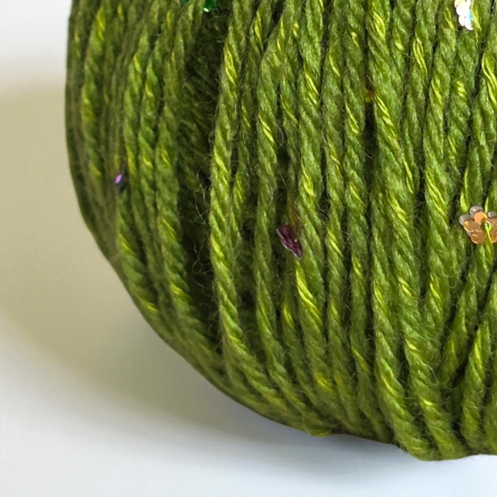 Gala Payet – 94% Acrylic, 6% Sequins Yarn (50g / 125m)