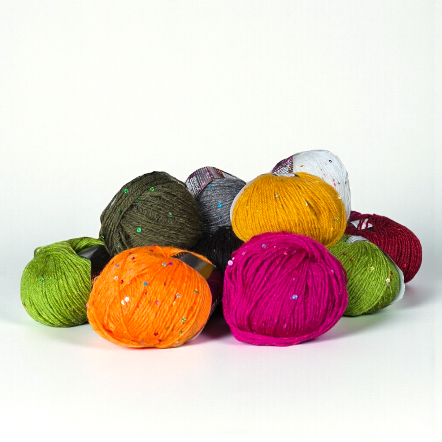 Gala Payet – 94% Acrylic, 6% Sequins Yarn (50g / 125m)